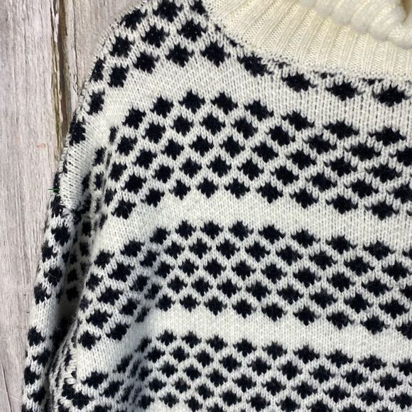 Ann Taylor Geo Stripe Tunic Sweater Size Medium Black and White Wool Blend - Picture 8 of 11